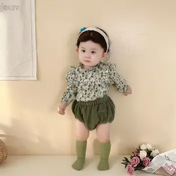 תינוק חליפות 2023 אביב התינוק החדש בגדי ילדות הגירסה הקוריאנית שרוול ארוך חולצה פרחונית Knickerbockers שני חלקים סט אופנה